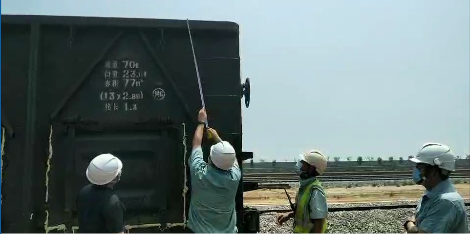 火車驗車升降平臺現(xiàn)場